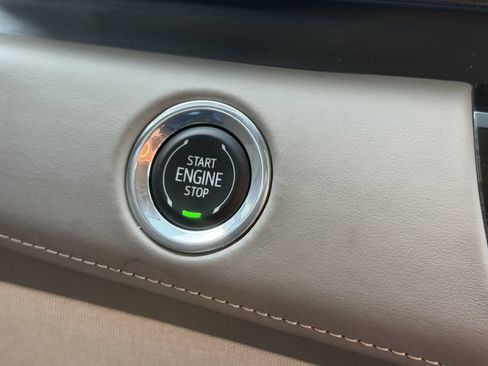 Used 2023 Cadillac Escalade Premium Luxury Platinum RWD image 22