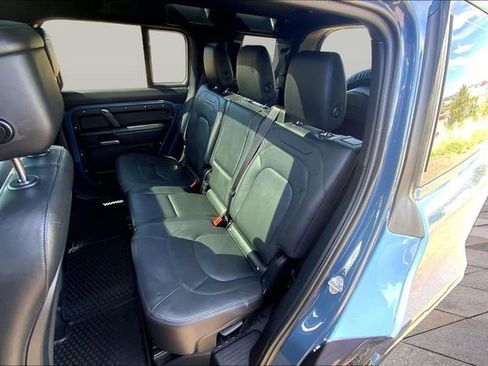 Used 2025 Land Rover Defender 110 X-Dynamic SE AWD/4WD image 18