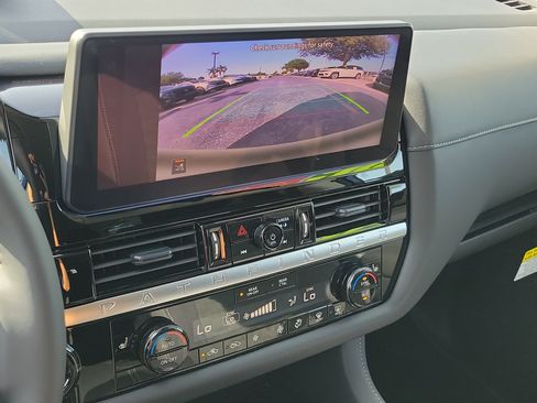 Certified 2026 Nissan Pathfinder SV FWD image 25
