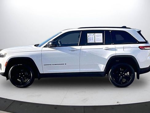 Certified 2023 Jeep Grand Cherokee Altitude image 6
