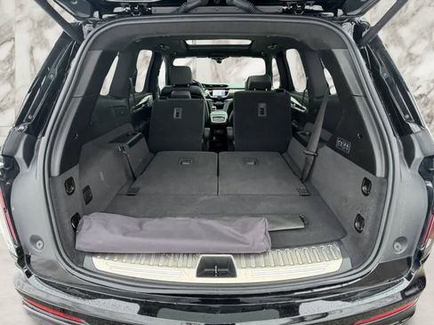 Used 2025 Cadillac XT6 Sport w/ Platinum Package image 25