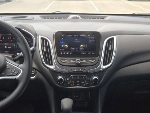 Used 2023 Chevrolet Equinox LT AWD/4WD image 16