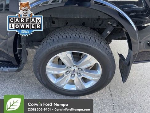 Used 2017 Ford F150 Platinum w/ Equipment Group 701A Luxury image 5