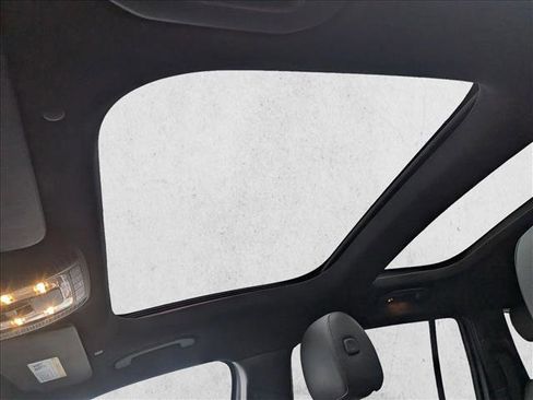 Certified 2022 Mercedes-Benz GLB 250 4MATIC image 15