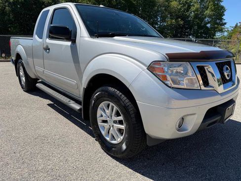 Used 2016 Nissan Frontier SV w/ SV Value Truck Package AWD/4WD image 3