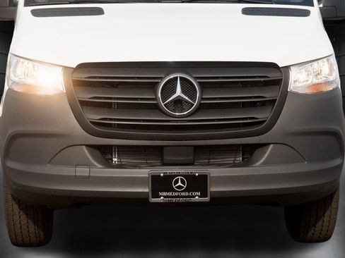 Used 2025 Mercedes-Benz Sprinter 2500 image 12