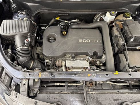 Used 2018 Chevrolet Equinox LS w/ LPO, Blackout Package image 12