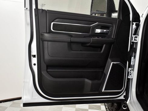 Used 2024 RAM 3500 Laramie w/ Night Edition image 19