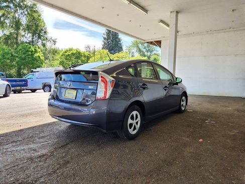 Used 2012 Toyota Prius Three FWD image 3