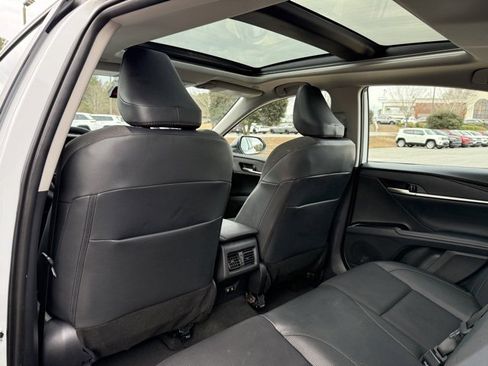 Used 2025 Toyota Camry XLE image 28