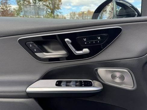 Used 2025 Mercedes-Benz GLC 300 4MATIC image 20