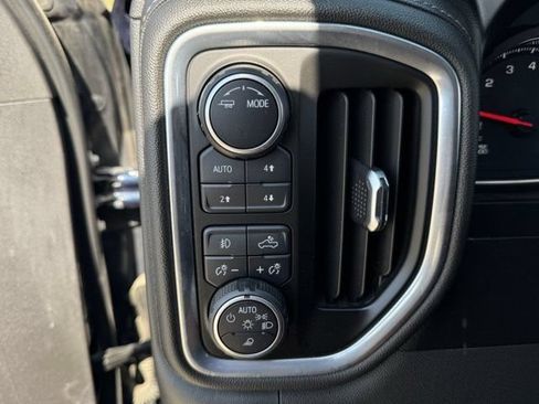 Used 2021 Chevrolet Silverado 1500 LT Trail Boss w/ Convenience Package II AWD/4WD image 24