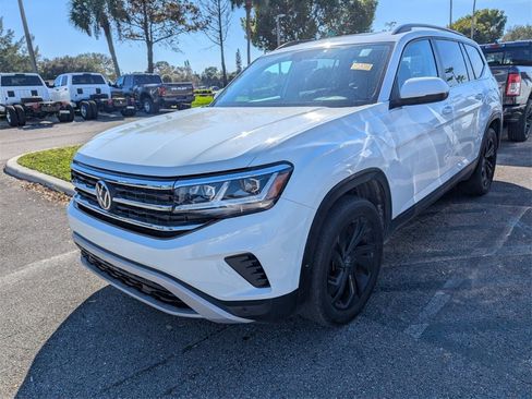 Used 2023 Volkswagen Atlas SE w/ Panoramic Sunroof Package image 3