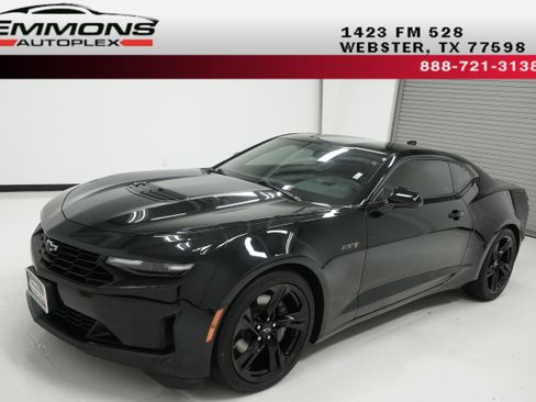 Used 2023 Chevrolet Camaro LT w/ Technology Package RWD image 1