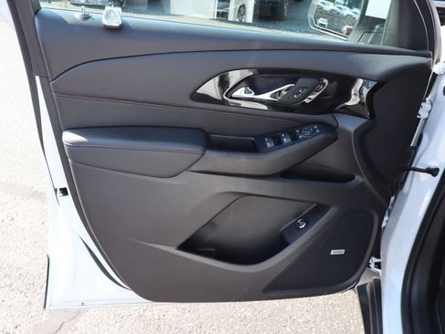 Used 2023 Chevrolet Traverse RS AWD/4WD image 35