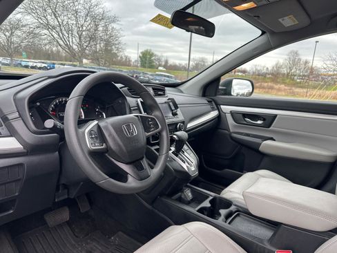 Used 2018 Honda CR-V LX image 3