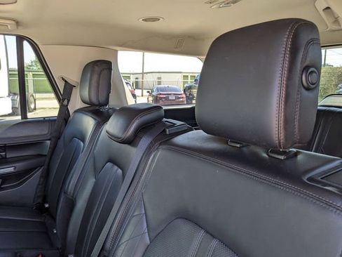 Used 2018 Ford Expedition Platinum image 21