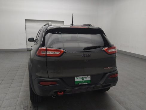 Used 2018 Jeep Cherokee Trailhawk image 6
