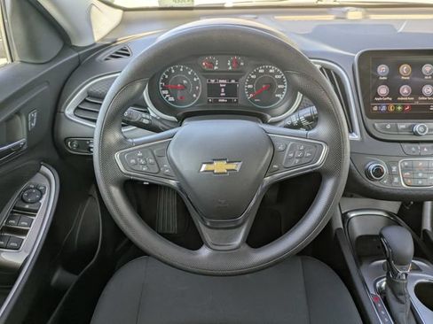 Used 2025 Chevrolet Malibu LT FWD image 30