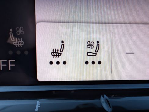 Used 2024 Volkswagen Atlas SE image 32