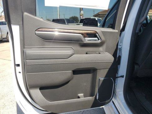 New 2026 GMC Sierra 1500 SLE image 14