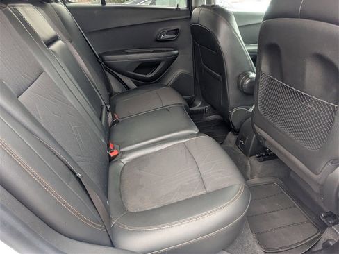Used 2017 Chevrolet Trax LT w/ LT Convenience Package image 27