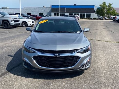 Used 2025 Chevrolet Malibu RS FWD image 2