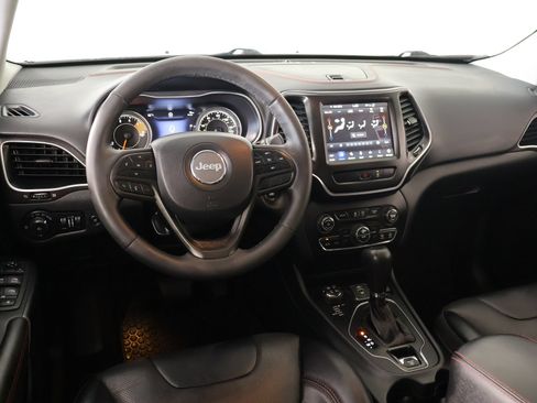 Used 2022 Jeep Cherokee Trailhawk w/ Sun, Sound & Nav Group AWD/4WD image 2