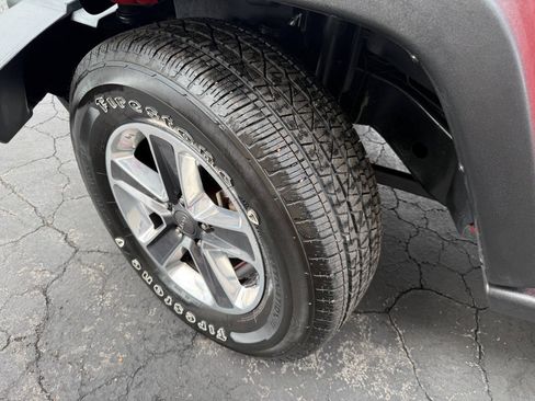 Used 2017 Jeep Wrangler Unlimited Sport AWD/4WD image 24