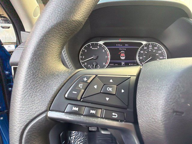 Used 2025 Nissan Sentra SV FWD image 28