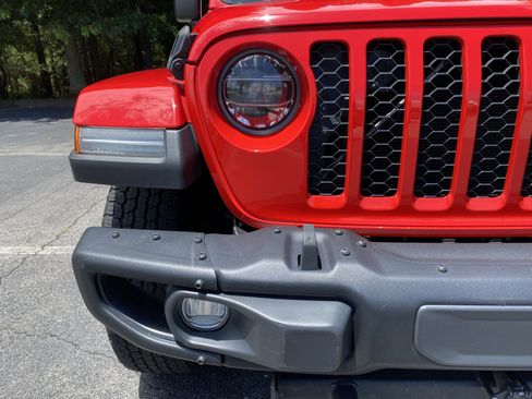 Used 2021 Jeep Gladiator Sport AWD/4WD image 14