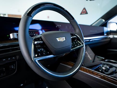 Used 2026 Cadillac Escalade ESV Platinum Sport w/ LPO, ONYX Package image 26