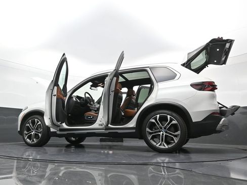 New 2026 BMW X5 xDrive40i AWD/4WD image 42