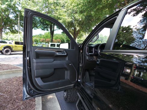 Used 2025 Chevrolet Silverado 1500 RST w/ Dark Appearance Package AWD/4WD image 30