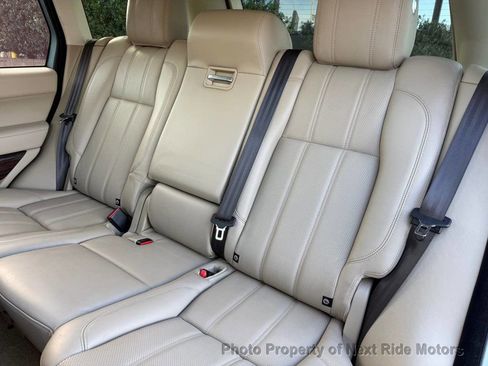 Used 2016 Land Rover Range Rover HSE image 18