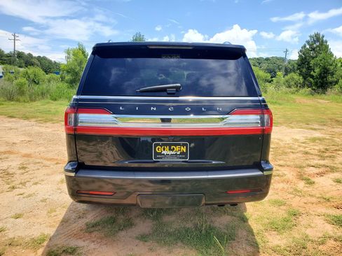 Used 2018 Lincoln Navigator Reserve AWD/4WD image 13