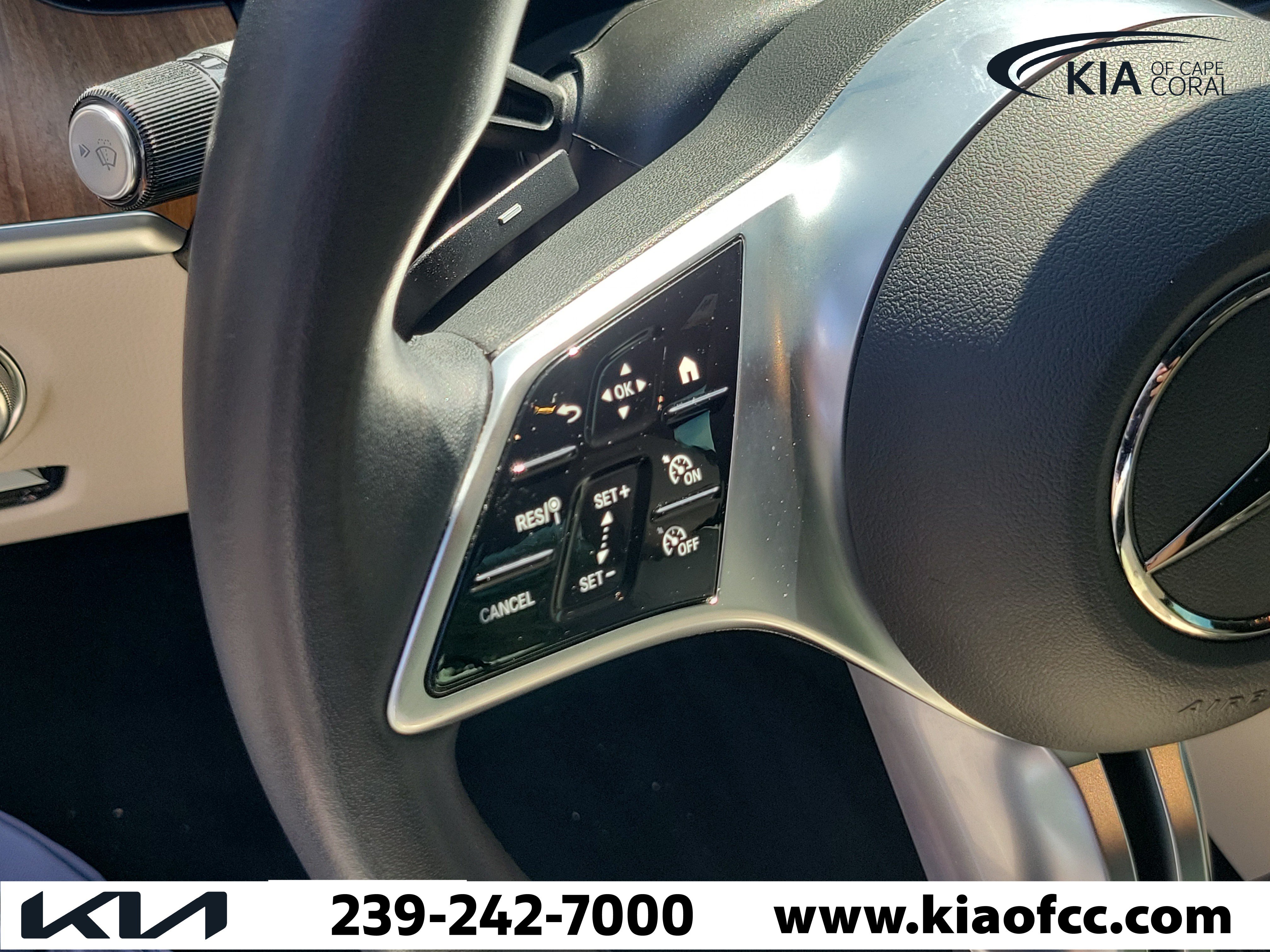 Used 2024 Mercedes-Benz C 300 Sedan image 25