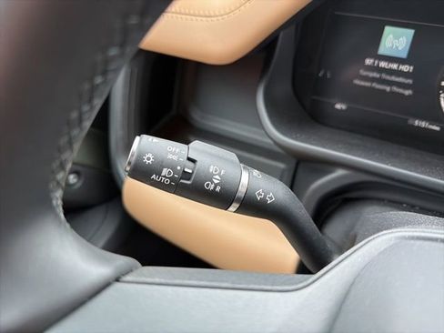 Used 2025 Land Rover Defender 110 X-Dynamic SE image 50