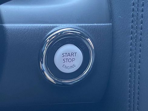 Used 2022 Nissan Armada SL w/ Midnight Edition Package image 25