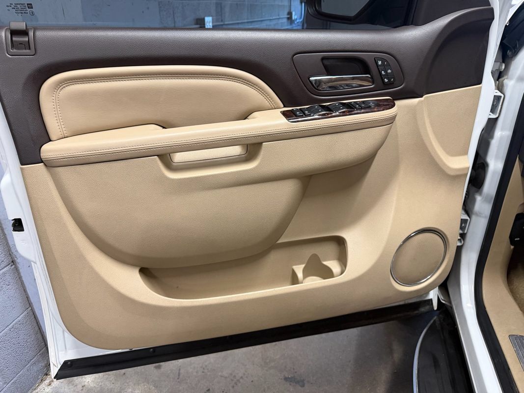 Used 2012 GMC Yukon Denali AWD/4WD image 16