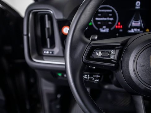 Used 2024 Porsche Cayenne Coupe image 42