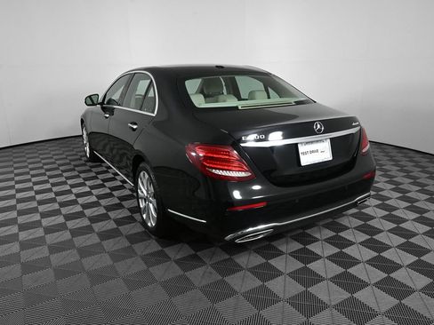 Certified 2017 Mercedes-Benz E 300 4MATIC image 4