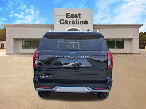Used 2025 Ford Expedition Platinum AWD/4WD image 4