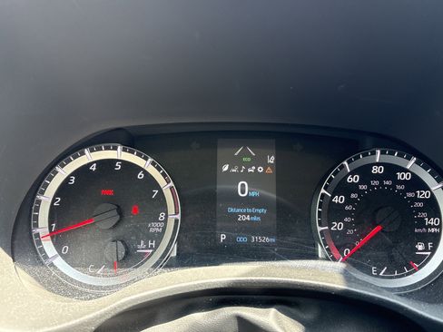 Used 2021 Toyota Highlander LE FWD image 6