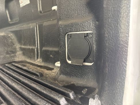 Used 2025 Chevrolet Silverado 2500 LT w/ Convenience Package image 18