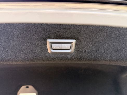 Used 2023 BMW 760i xDrive AWD/4WD image 18