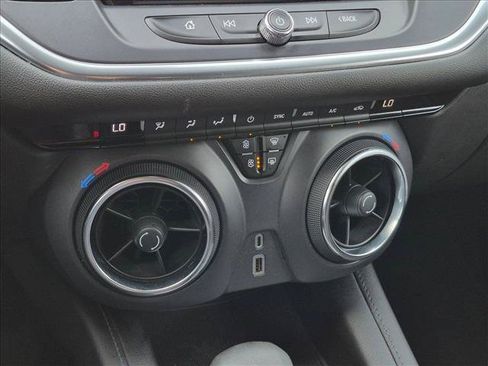 Used 2021 Chevrolet Blazer LT FWD image 14