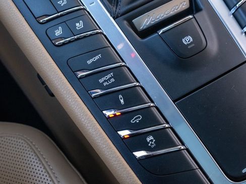 Used 2017 Porsche Macan GTS image 22