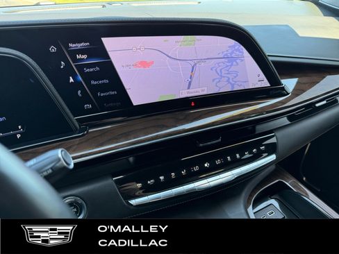 Certified 2023 Cadillac Escalade Sport Platinum w/ LPO, ONYX Package AWD/4WD image 20