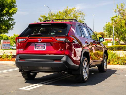 Certified 2025 Toyota RAV4 XLE w/ Convenience Package FWD image 10